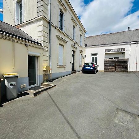 Logement 4 Pers - Coeur De Ville - Calme - Boite A Cle Arrivee Autonome A Partir De 16H00 Depart 11H00 Cholet Exterior foto